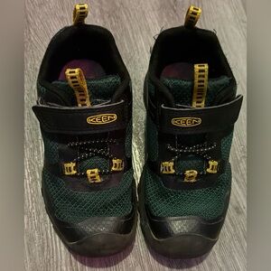 Toddler Size 9 Keen Hiking Boots in excellent condition